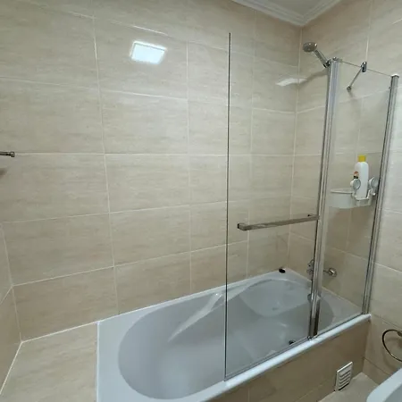 Private Room - Ac - 3 Min To Arroios Metro *