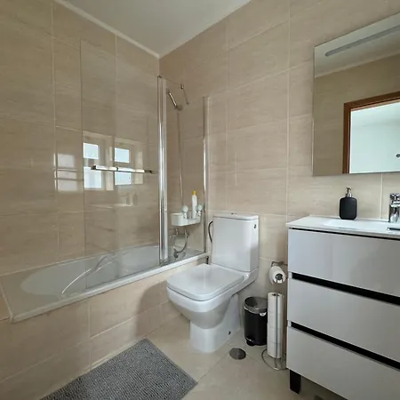 Private Room - Ac - 3 Min To Arroios Metro Apartamento Lisboa