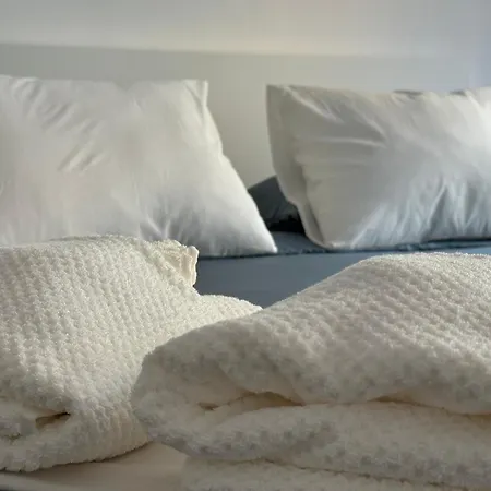 Private Room - Ac - 3 Min To Arroios Metro
