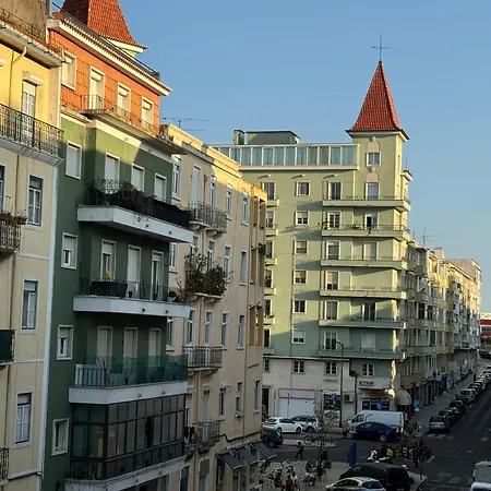 Private Room - Ac - 3 Min To Arroios Metro Lisboa