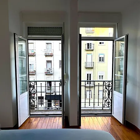 Private Room - Ac - 3 Min To Arroios Metro Apartamento