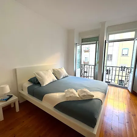 Private Room - Ac - 3 Min To Arroios Metro *