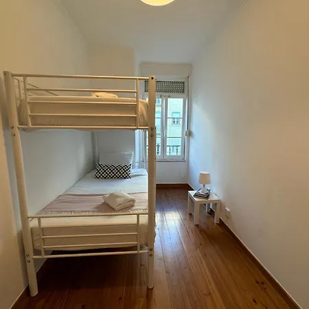 Private Room - Ac - 3 Min To Arroios Metro * Lisboa