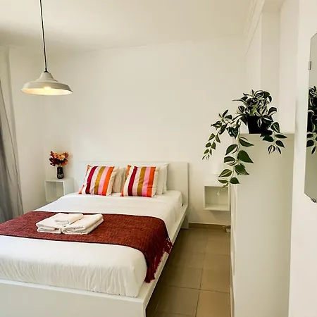 Private Room - Ac - 3 Min To Arroios Metro Apartamento Lisboa
