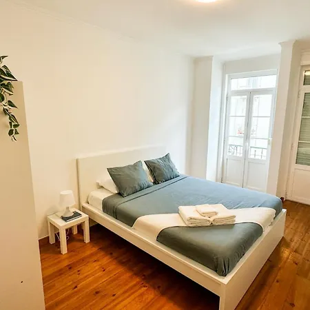 Private Room - Ac - 3 Min To Arroios Metro