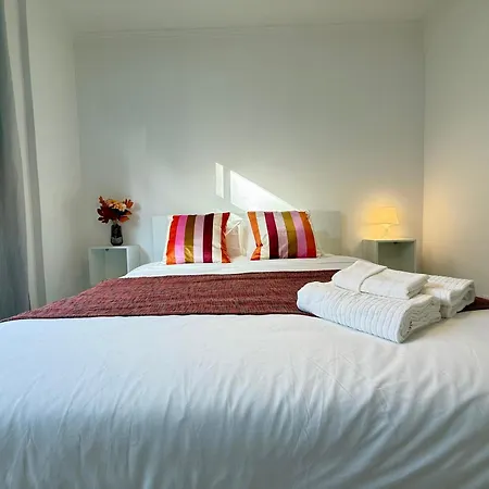 Private Room - Ac - 3 Min To Arroios Metro *