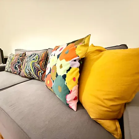 Private Room - Ac - 3 Min To Arroios Metro *